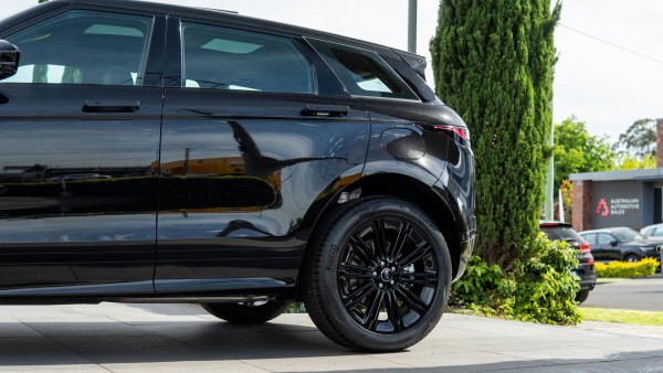 2024 Land Rover Range Rover Evoque L551 HSE SUV image 19
