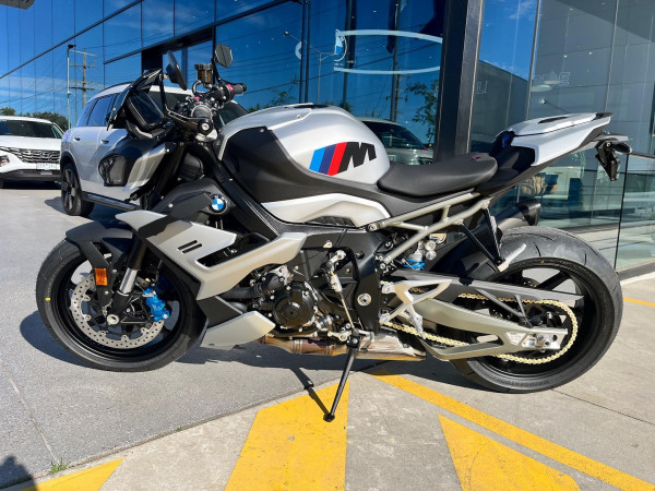 2026 BMW M 1000 R M 1000 image 12