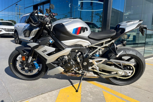 2026 BMW M 1000 R M 1000