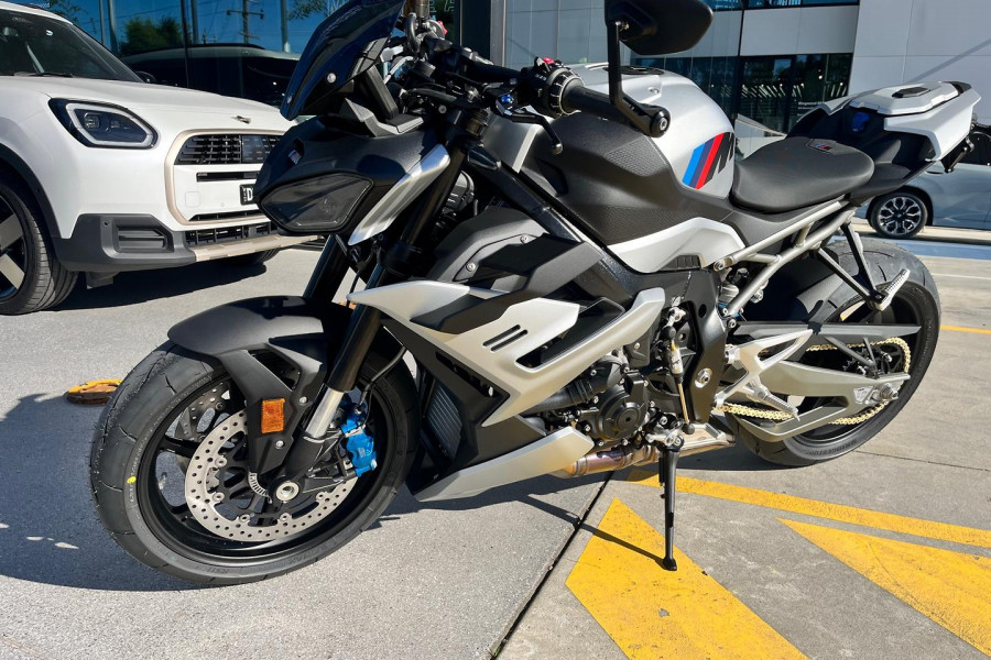 2026 BMW M 1000 R M 1000