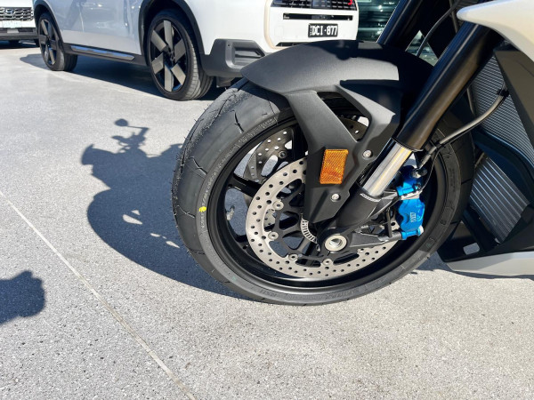 2026 BMW M 1000 R M 1000 image 17