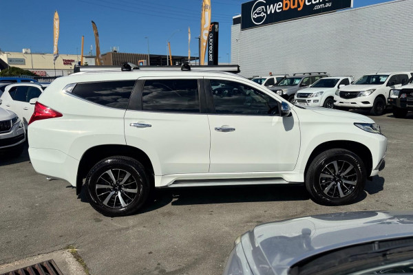 2017 Mitsubishi Pajero Sport QE GLS SUV Image 7