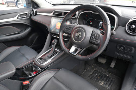 2024 MG ZST  Essence SUV