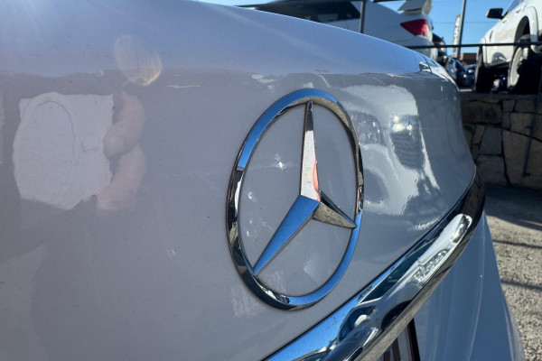 2016 Mercedes-Benz C-Class W205 C250 Sedan Image 23