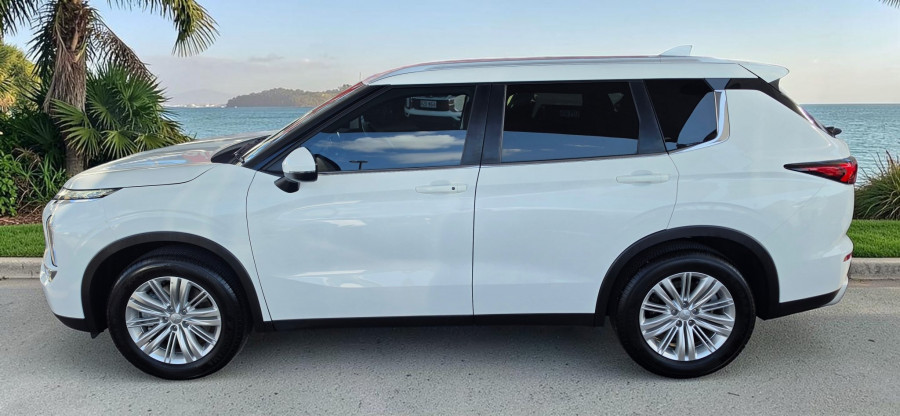 2024 Mitsubishi Outlander ZM LS SUV Image 4