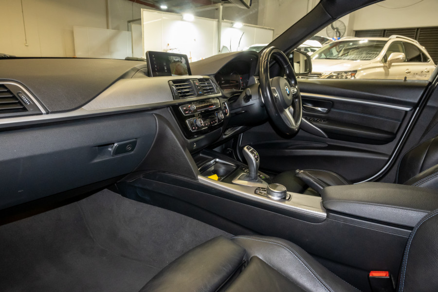 2018 BMW 3 Series F30 LCI 330i M Sport Sedan