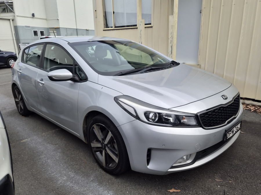 2017 MY18 Kia Cerato YD Sport Hatch Image 1