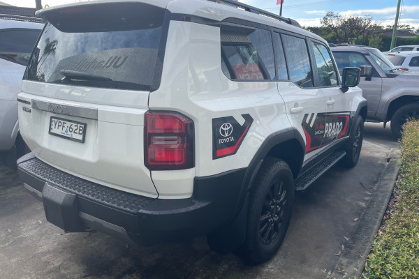 2024 Toyota LandCruiser Prado GDJ251R GXL SUV Image 4