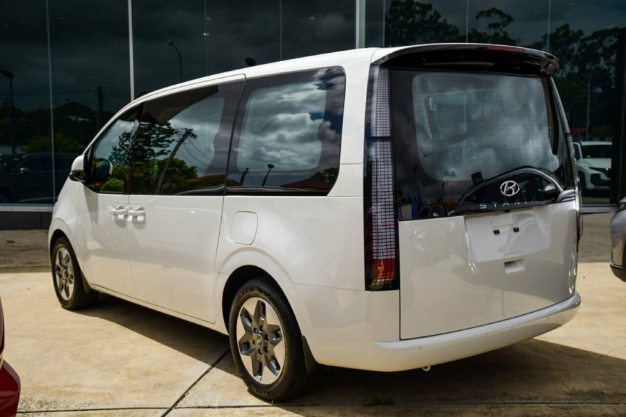 2026 Hyundai Staria US4.V3  People Mover Image 2