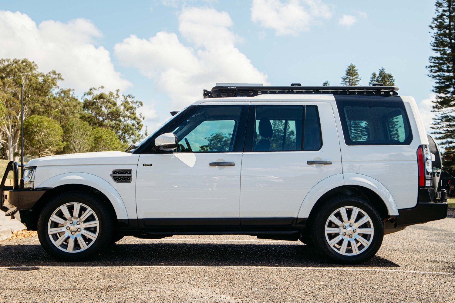 2015 Land Rover Discovery TDV6 Wagon Image 8