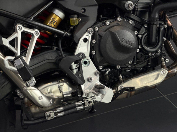 2026 BMW F 800 GS Triple Black F 800 image 13
