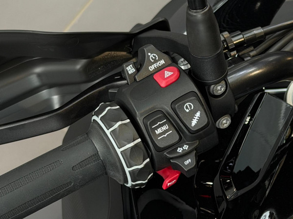 2026 BMW F 800 GS Triple Black F 800 image 5