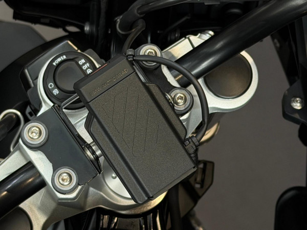 2026 BMW F 800 GS Triple Black F 800 image 8