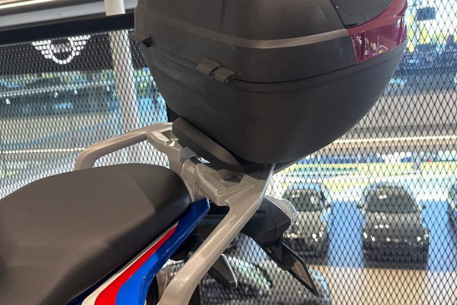 2025 BMW G 310 R G 310