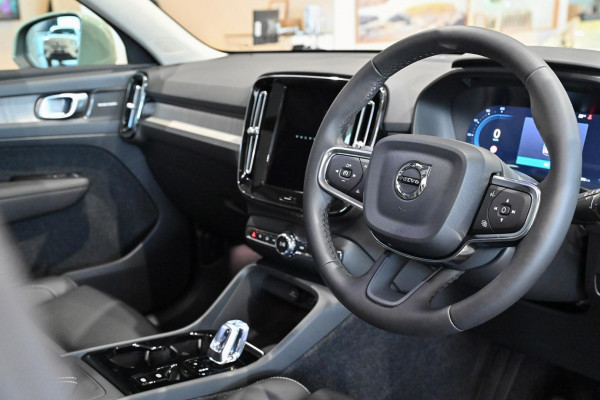 2024 MY25 Volvo XC40 XZ Ultra B4 Bright SUV Image 5