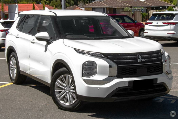2024 Mitsubishi Outlander ZM ES SUV