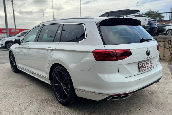 2021 Volkswagen Passat B8 206TSI R-Line Wagon Image 8