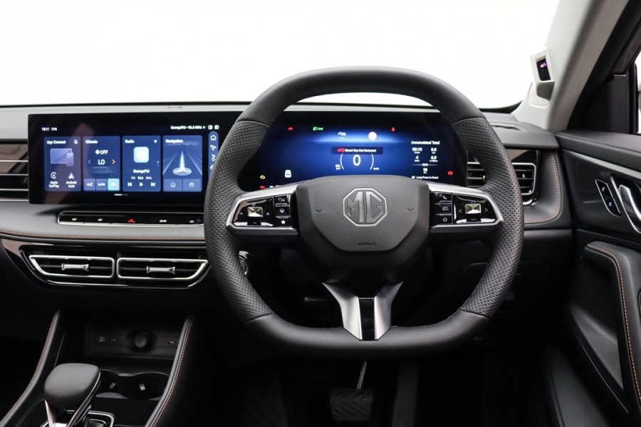 2026 MG HS Super Hybrid Essence SUV Image 13