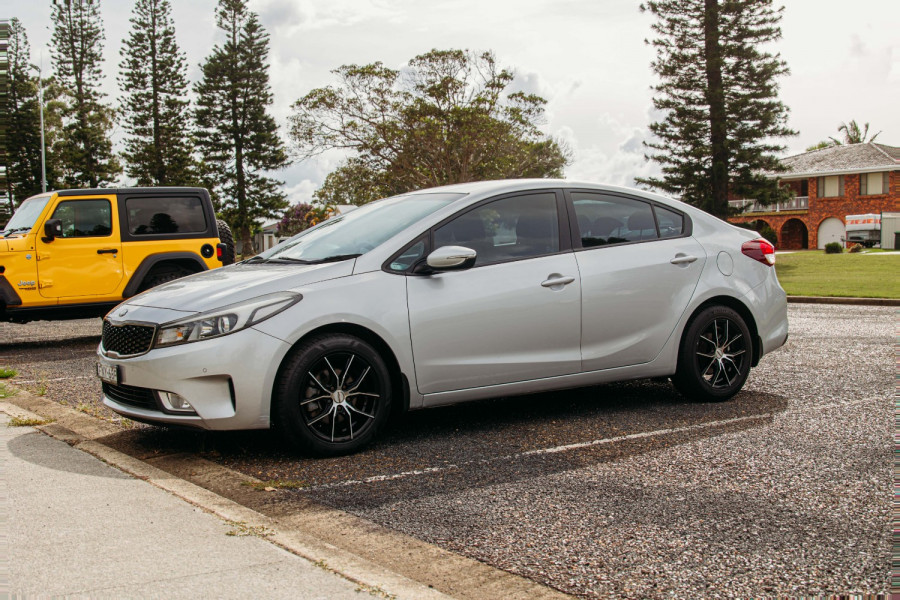 2016 MY17 Kia Cerato YD S Hatch Image 6
