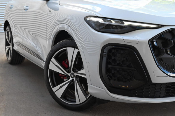 2026 MY25 Audi Q5 FY e-hybrid 270kW SUV image 25