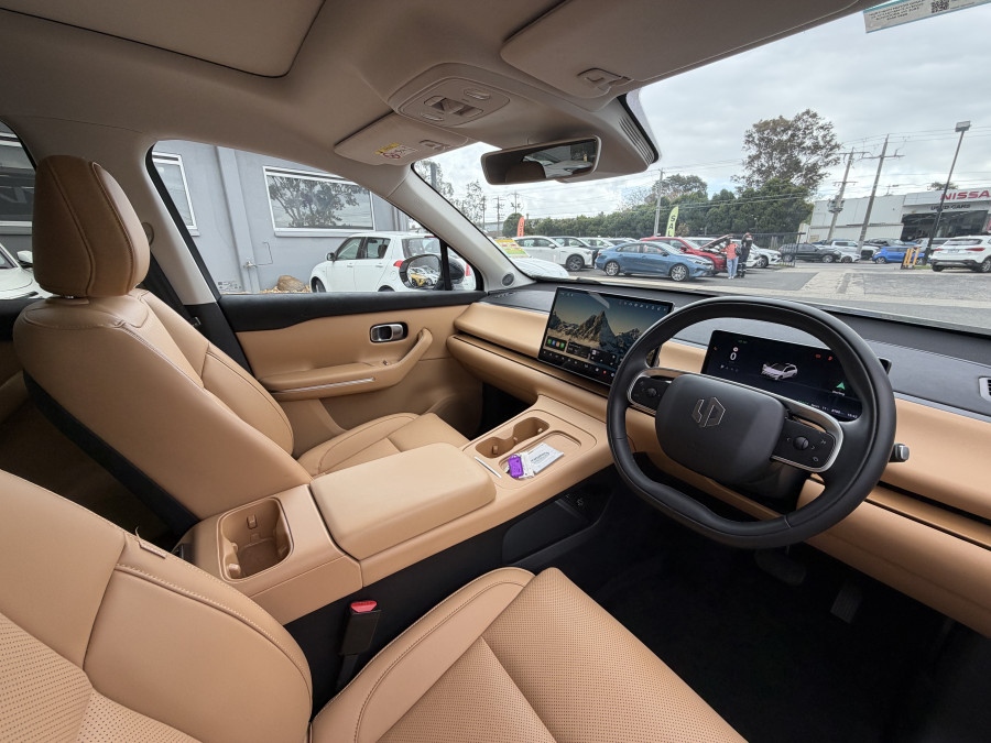2025 Leapmotor C10 B11 REEV Ultra Hybrid Design Wagon Image 18