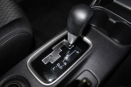 2014 Mitsubishi Outlander ZJ ES Suv