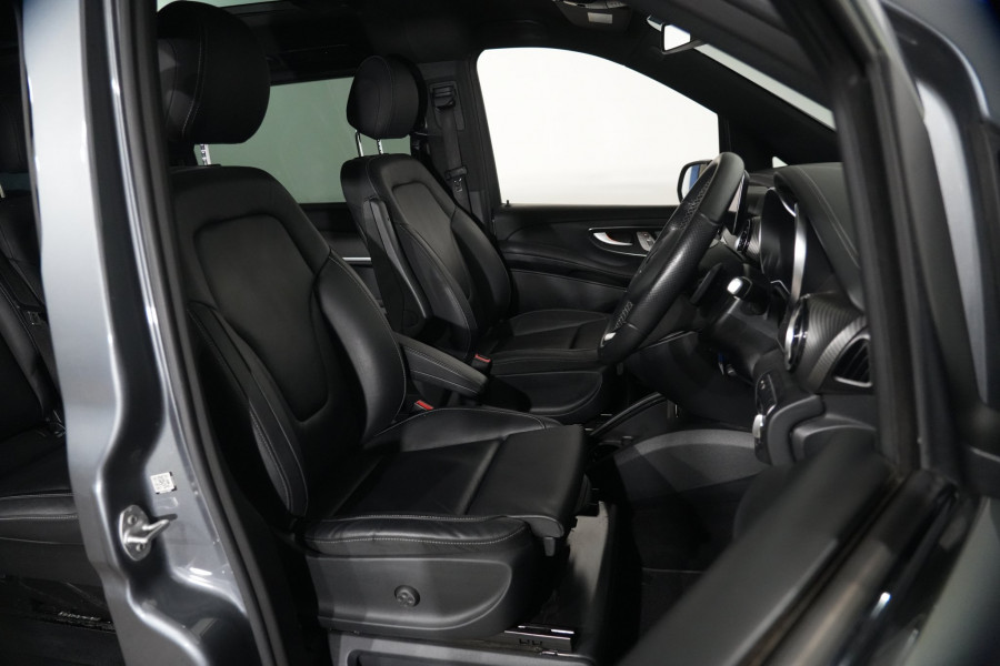2022 Mercedes-Benz V-Class V250 d Avantgarde People Mover Image 22