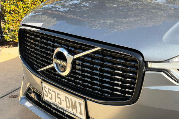 2020 Volvo XC60 UZ T6 R-Design SUV Image 18