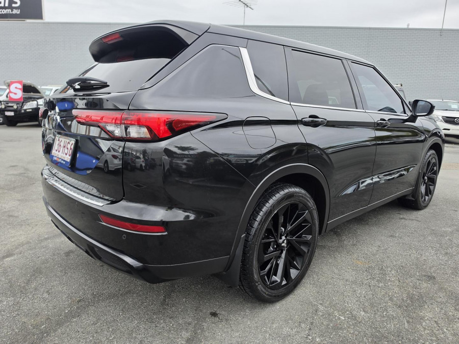 2023 Mitsubishi Outlander ZM Black Edition SUV Image 7