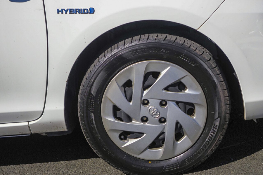 2016 Toyota Prius c NHP10R E-CVT Hatch Image 17