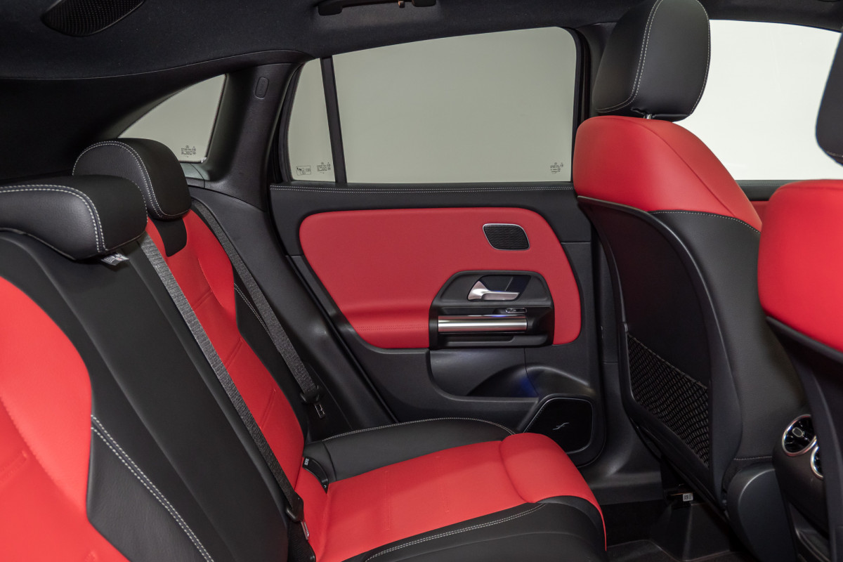 2020 Mercedes-Benz Gla 45 S 4matic+ SUV Image 3