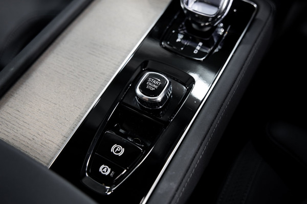 2025 Volvo XC90 L Series Ultra T8 Plug-In Hybrid SUV Image 12