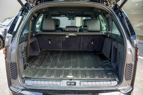 2025 Land Rover Discovery Series 5 D350 Dynamic SE SUV image 23