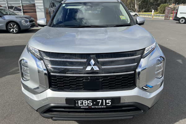 2025 Mitsubishi Outlander ZM ES SUV Image 2