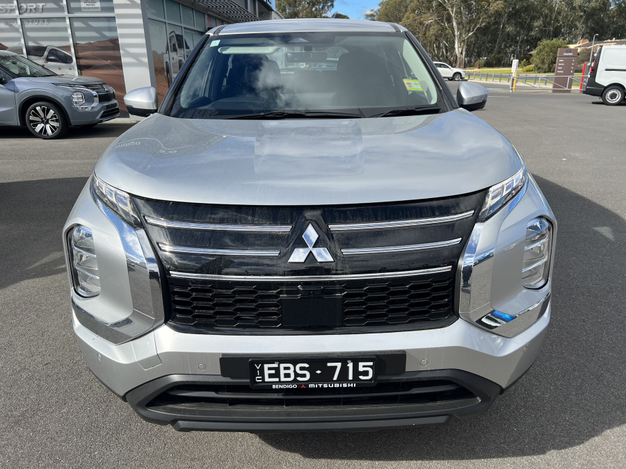 2025 Mitsubishi Outlander ZM ES SUV Image 2