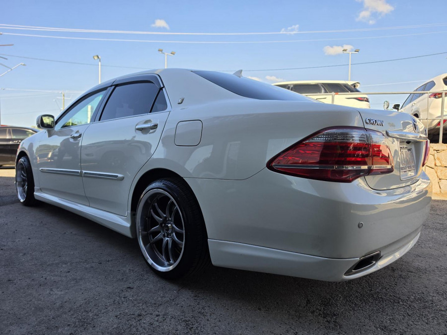 2012 Toyota Crown GRS202 Royal Saloon G Sedan Image 11