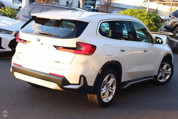 2024 BMW iX1 U11 eDrive20 xLine SUV image 2