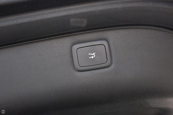 2026 MY25 MG IM6 S12L Platinum SUV Image 11