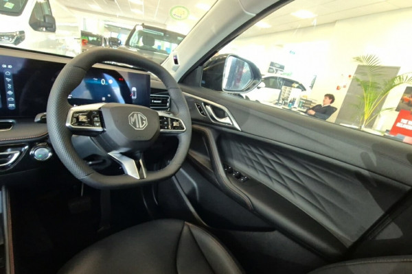 2025 MG HS AS33 Super Hybrid Essence SUV Image 7