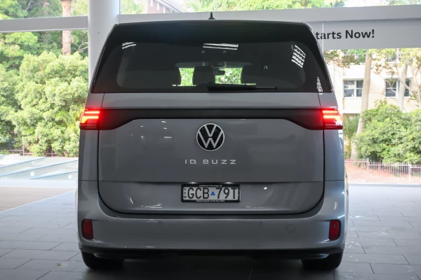 2025 Volkswagen ID. Buzz Cargo EBN BEV550 Van Image 5