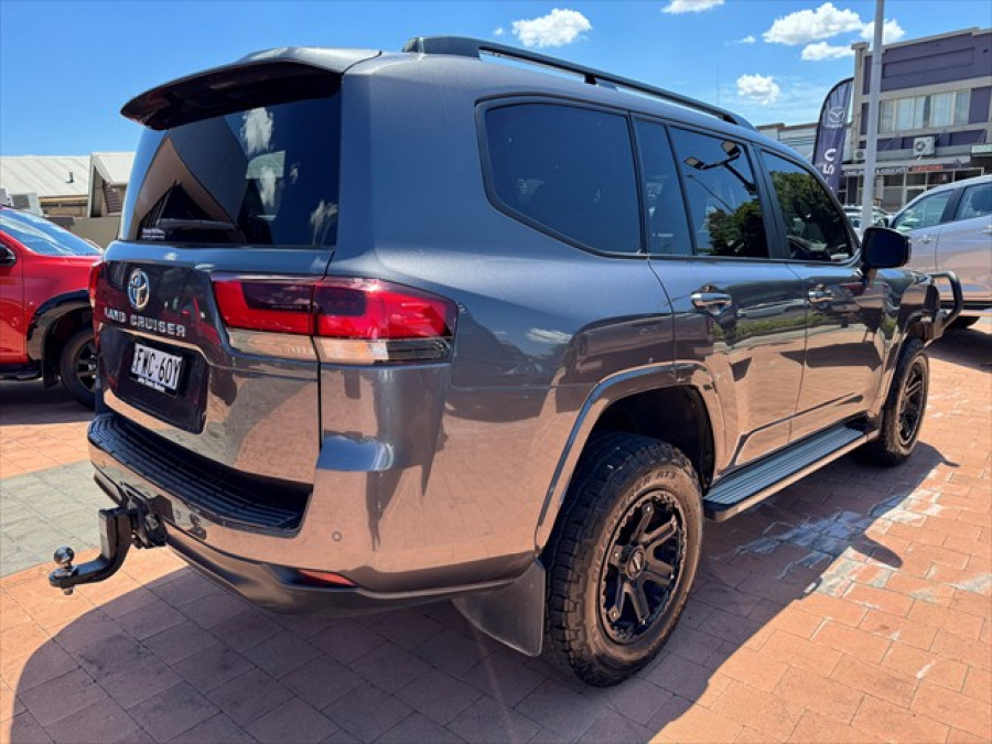 2022 Toyota LandCruiser FJA300R GXL SUV Image 4