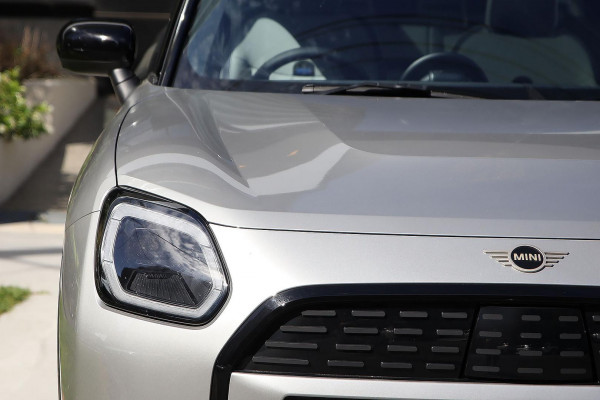 2024 MINI Countryman U25 E Classic SUV image 4