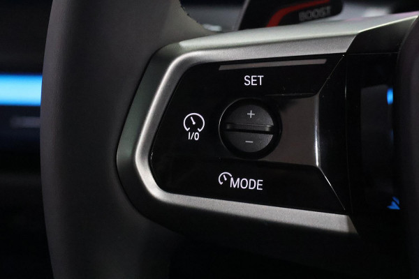 2025 BMW X3 G45 30e xDrive SUV image 18