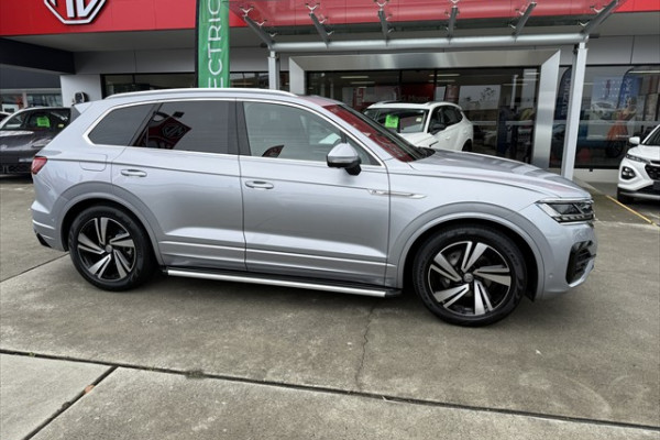 2020 MY21 Volkswagen Touareg CR 210TDI R-Line SUV Image 5