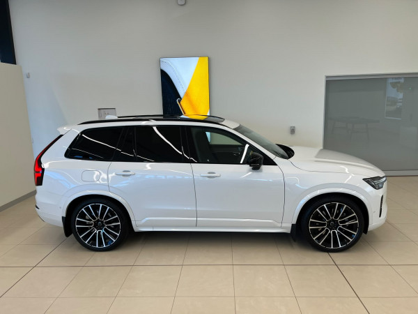 2025 MY26 Volvo XC90 L Series Ultra T8 Plug-in Hybrid Dark SUV image 6