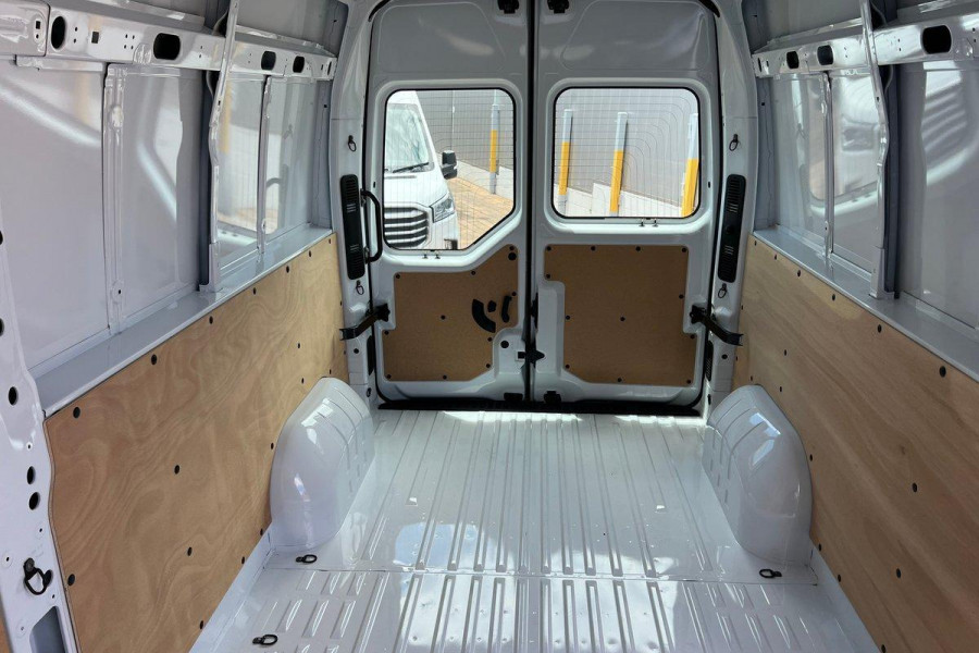2024 Renault Master X62 Phase 2 Pro 110kW Van Image 14