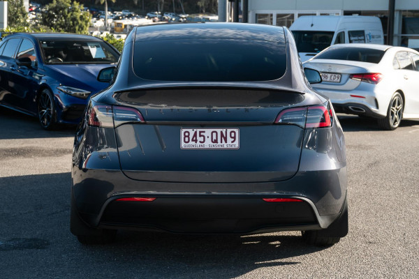 2022 Tesla Model Y  Rear-Wheel Drive SUV image 4