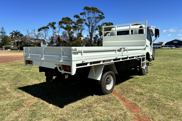 2018 Hino 300 Tray Dropside Image 2