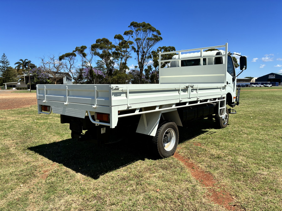 2018 Hino 300 Tray Dropside Image 2