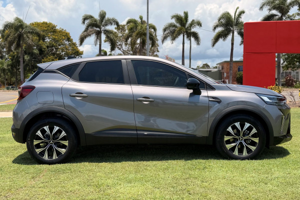 2025 Mitsubishi ASX XE LS SUV Image 8
